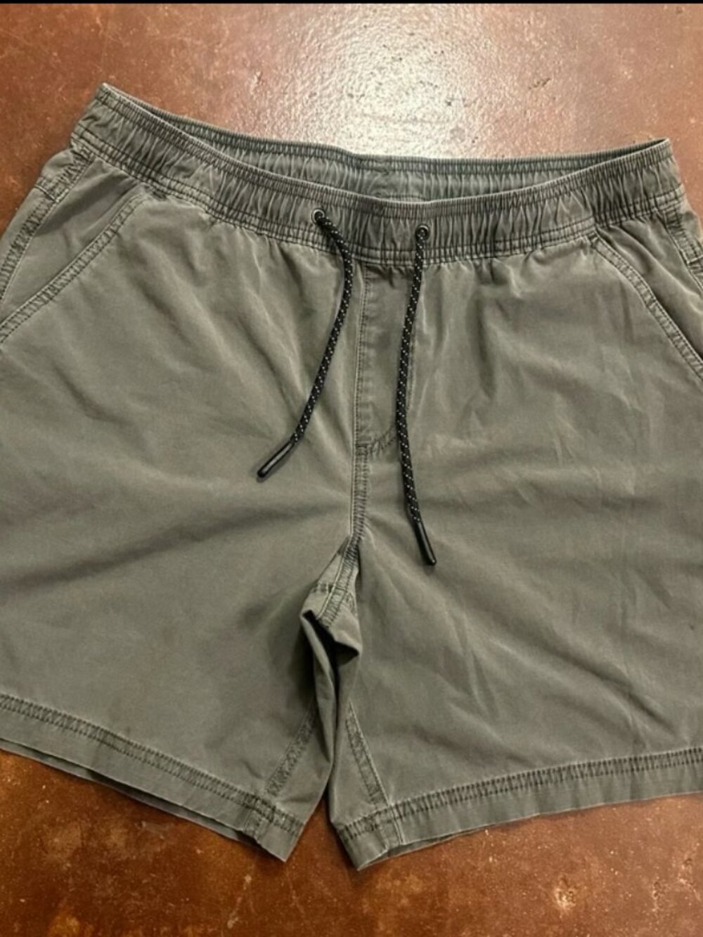 Bearbottom Men’s Shorts Size Large